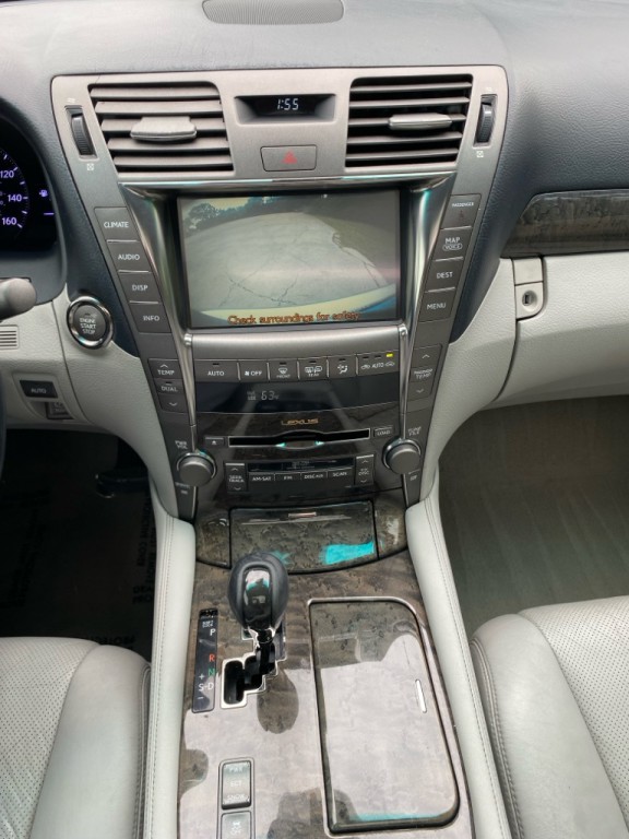 2007 Lexus LS Image 16