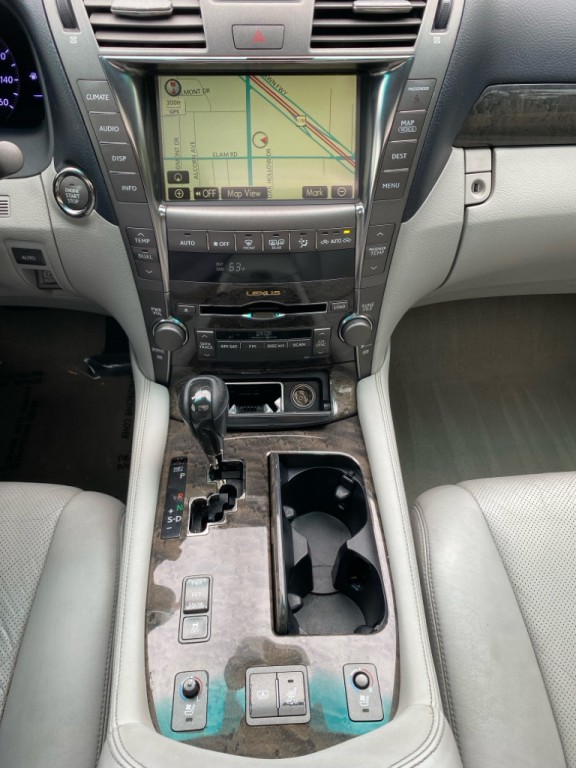2007 Lexus LS Image 17