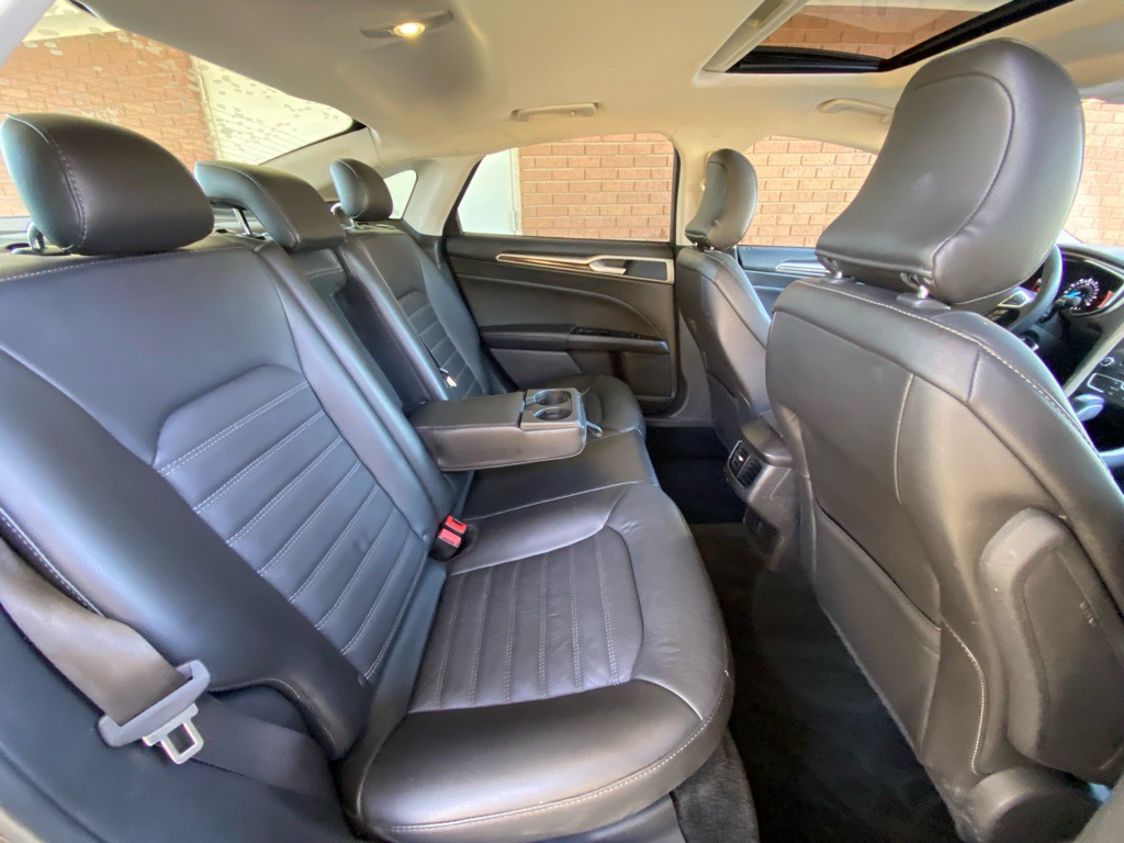 2016 Ford Fusion Image 12