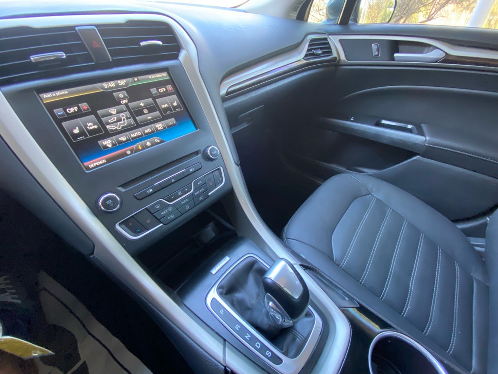 2016 Ford Fusion Image 17