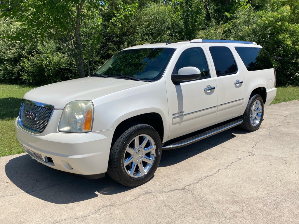 2011 GMC Yukon Image 3