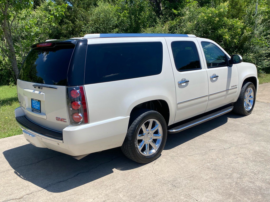 2011 GMC Yukon Image 4