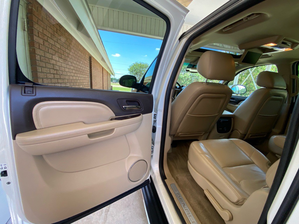 2011 GMC Yukon Image 10