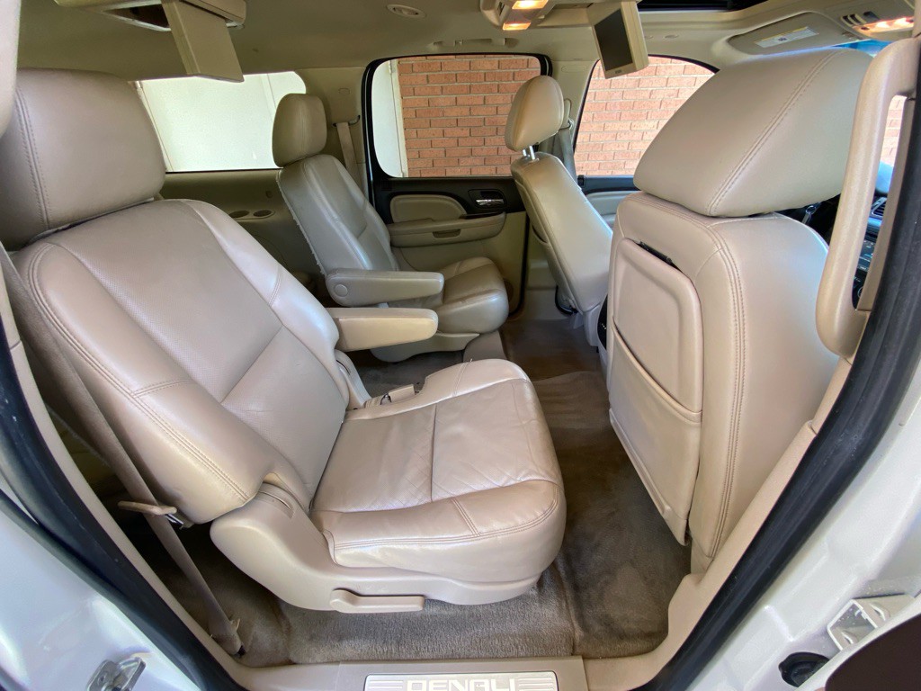 2011 GMC Yukon Image 16