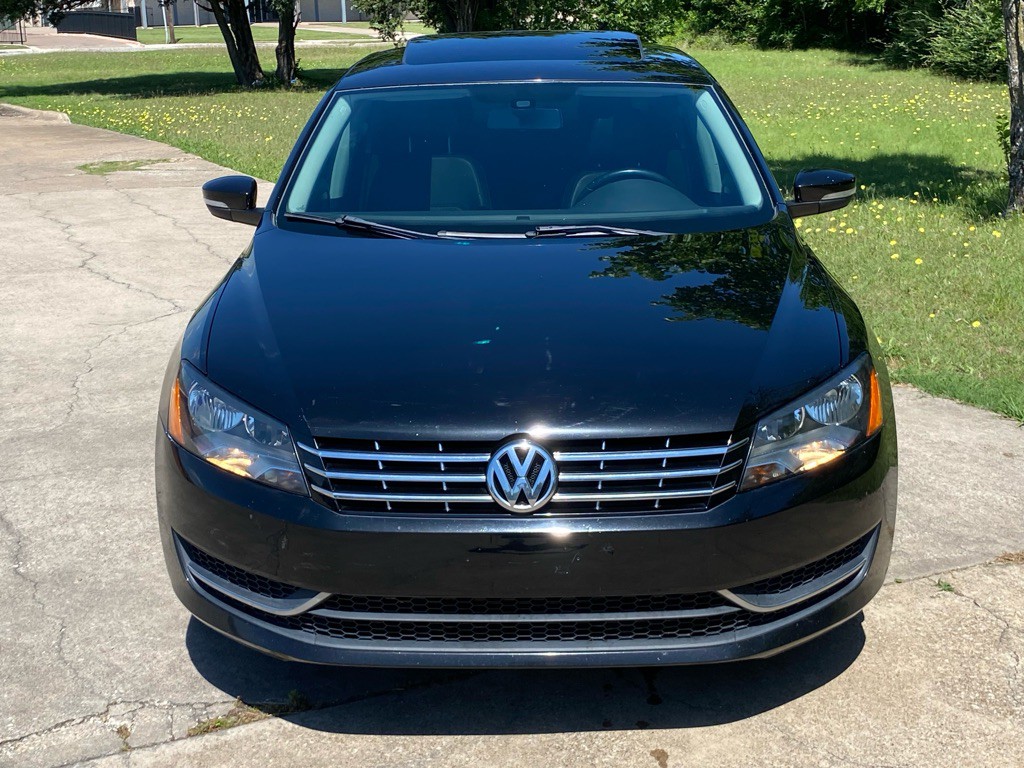 2015 Volkswagen Passat Image 2
