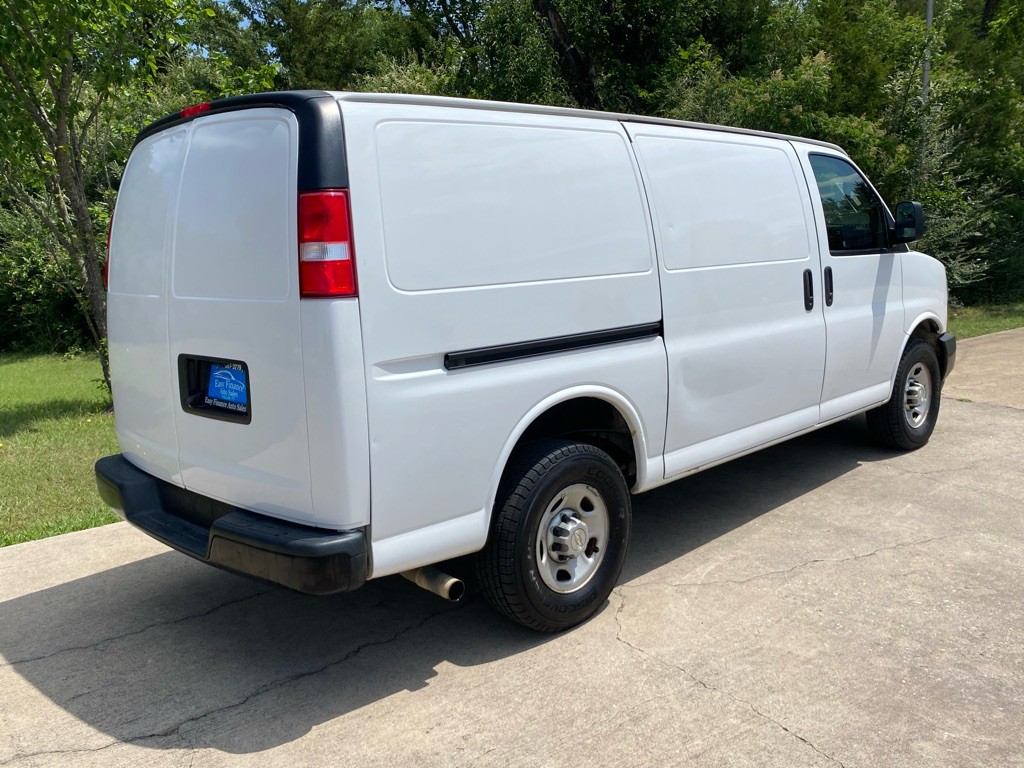 2020 Chevrolet Express Image 4