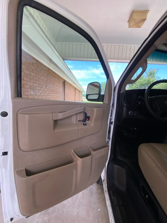 2020 Chevrolet Express Image 8