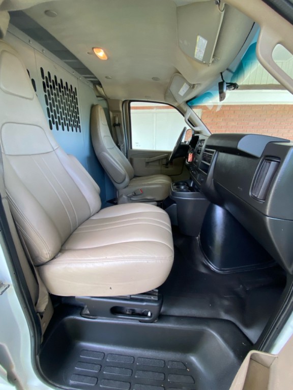2020 Chevrolet Express Image 11