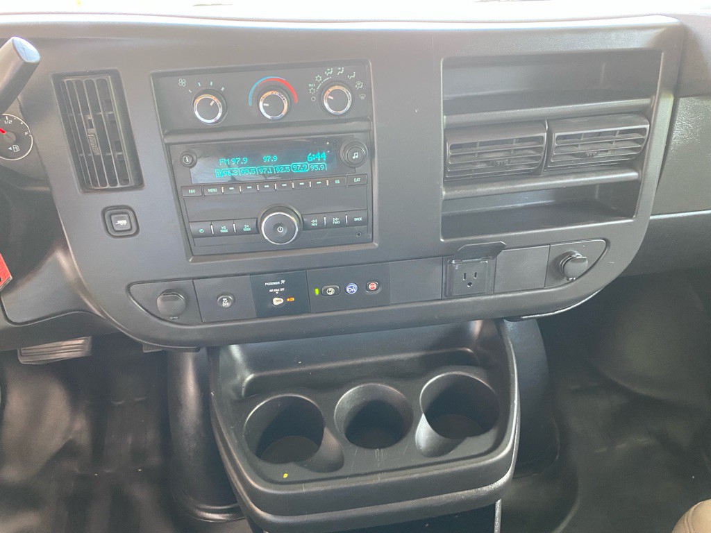 2020 Chevrolet Express Image 14