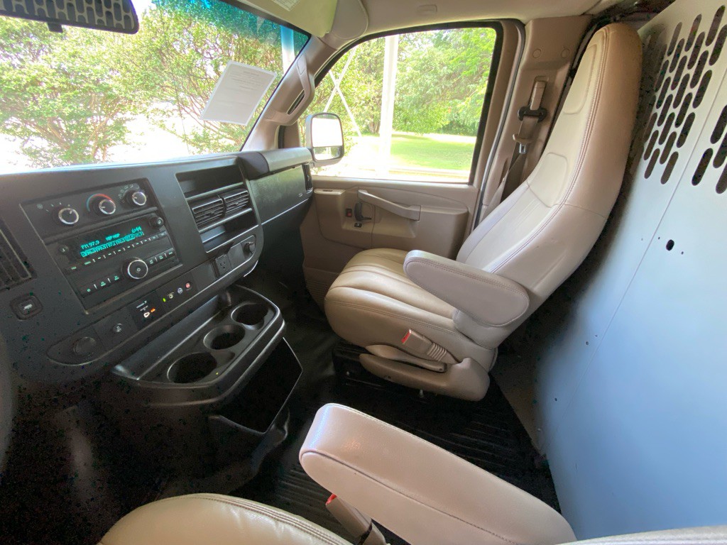 2020 Chevrolet Express Image 15