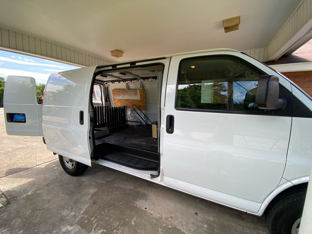 2020 Chevrolet Express Image 20