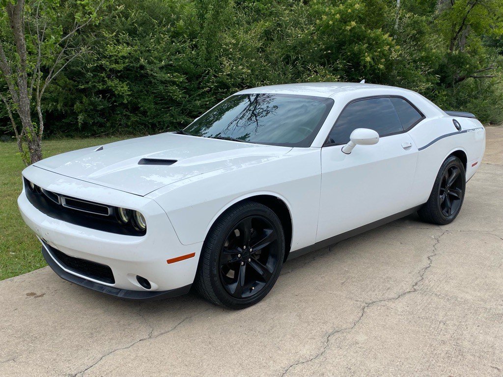 2015 Dodge Challenger Image 1