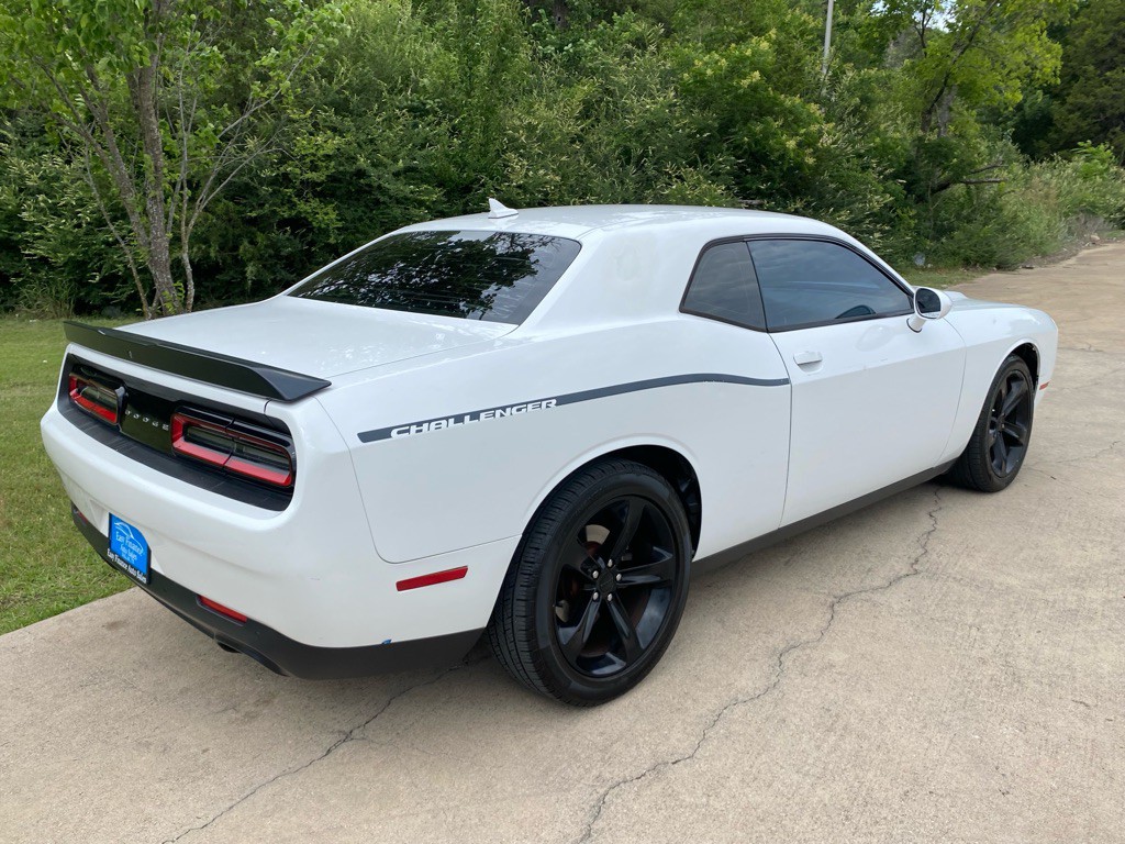 2015 Dodge Challenger Image 6