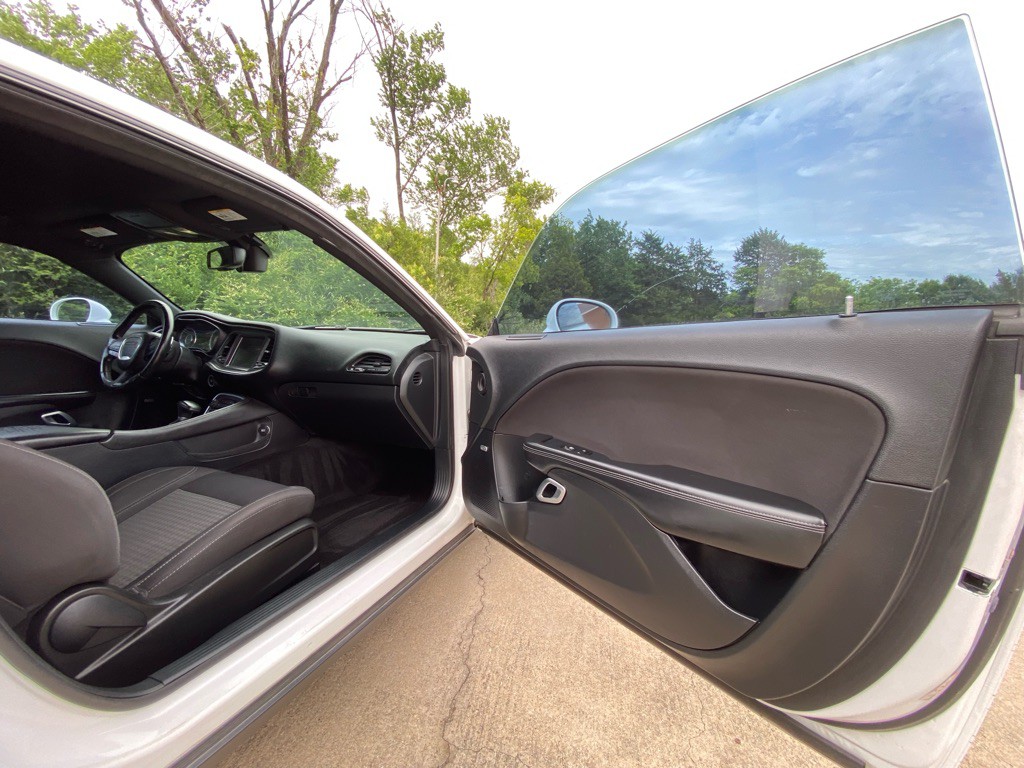 2015 Dodge Challenger Image 10