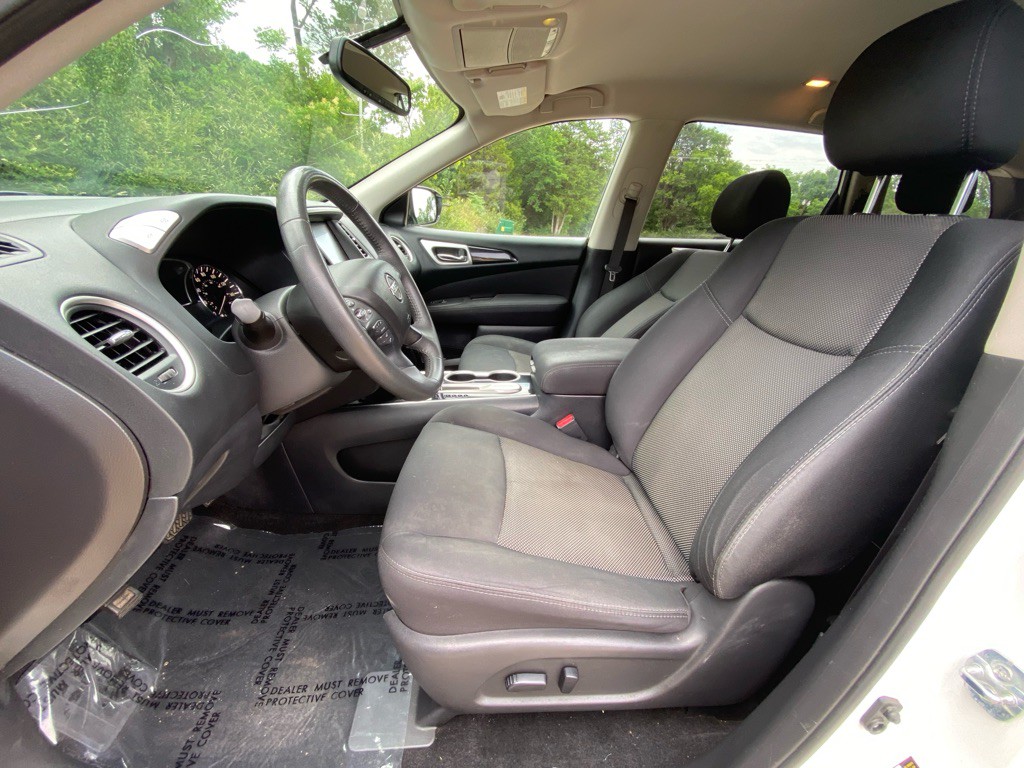 2017 Nissan Pathfinder Image 9
