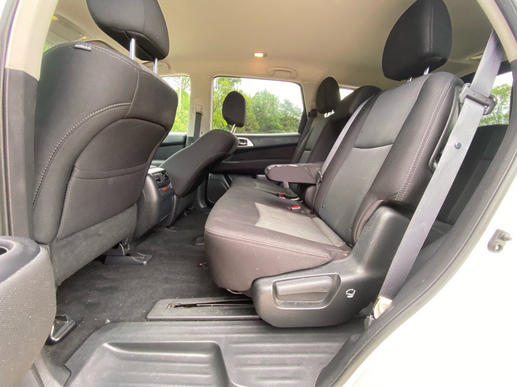 2017 Nissan Pathfinder Image 11