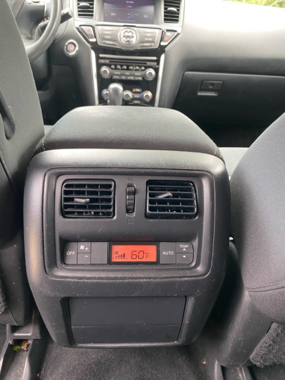 2017 Nissan Pathfinder Image 13