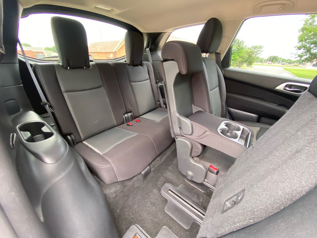 2017 Nissan Pathfinder Image 16