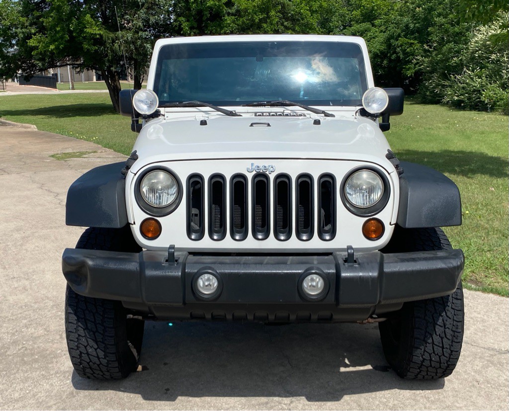 2010 Jeep Wrangler Image 2