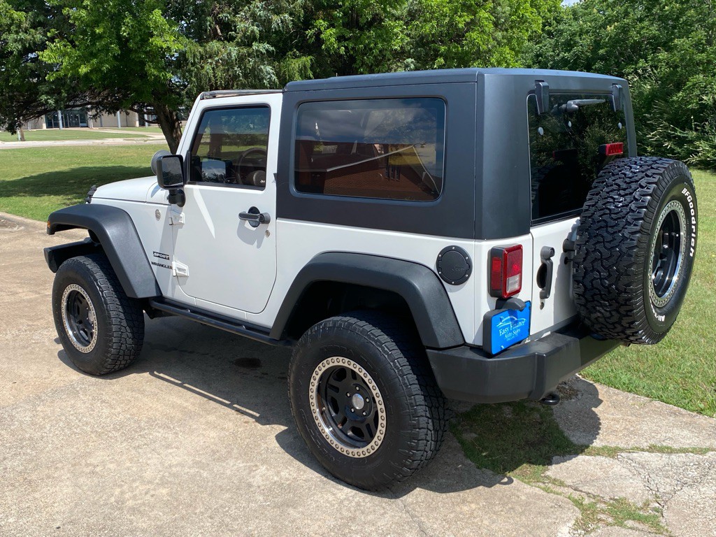2010 Jeep Wrangler Image 6