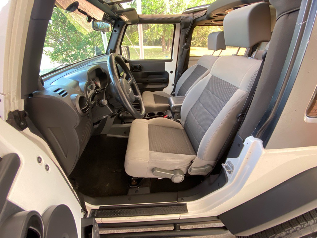 2010 Jeep Wrangler Image 10
