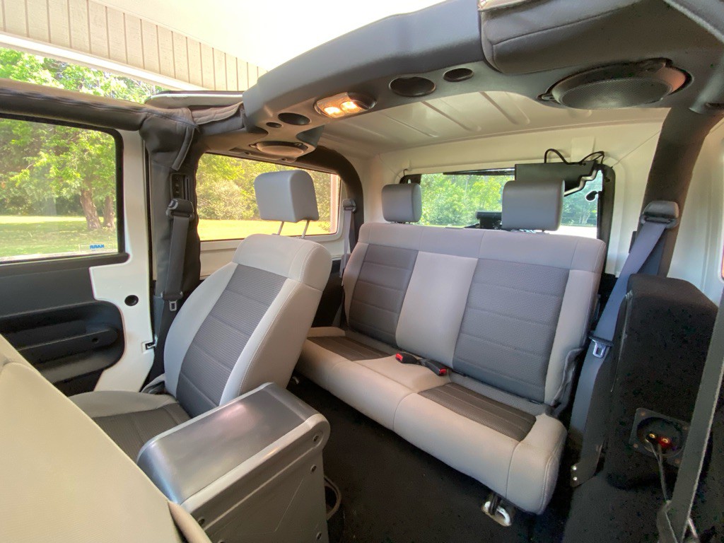 2010 Jeep Wrangler Image 11