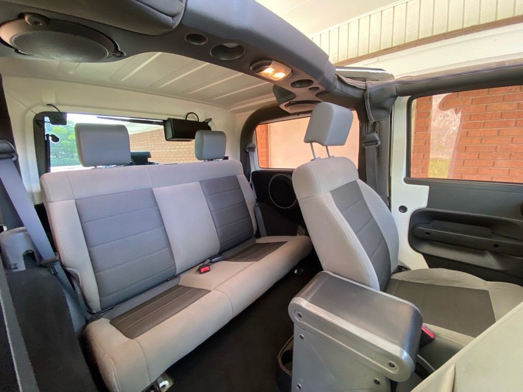 2010 Jeep Wrangler Image 12