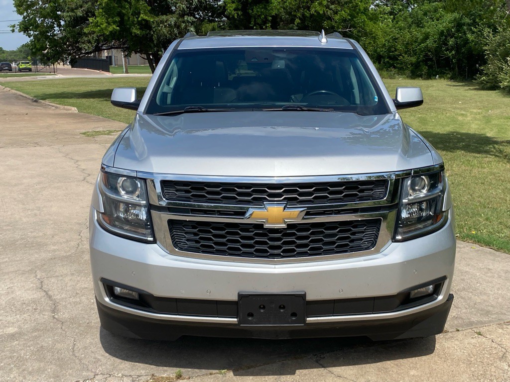 2018 Chevrolet Suburban Image 2