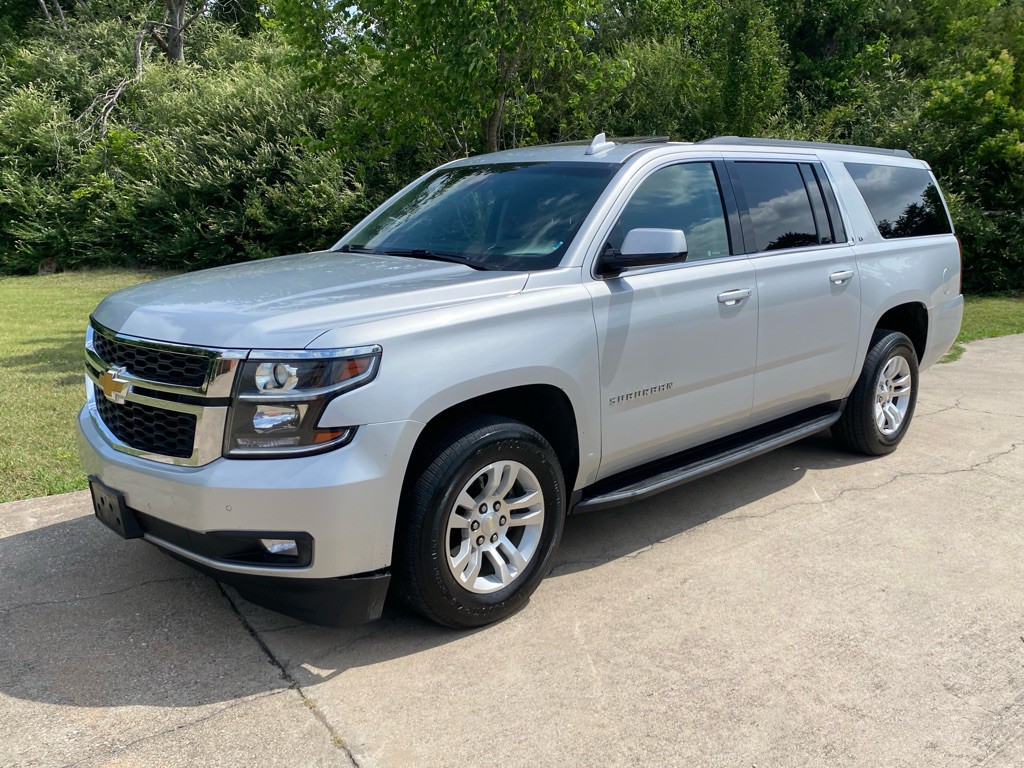 2018 Chevrolet Suburban Image 3