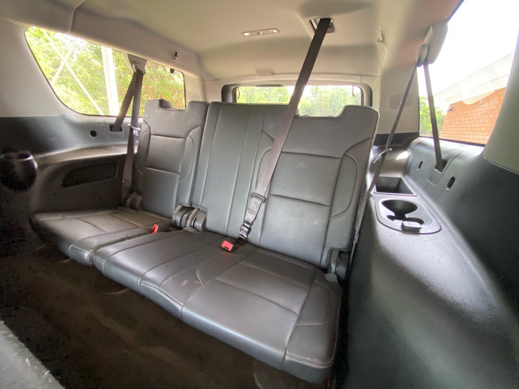 2018 Chevrolet Suburban Image 12