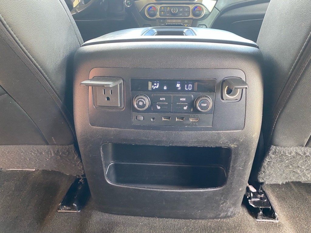 2018 Chevrolet Suburban Image 13