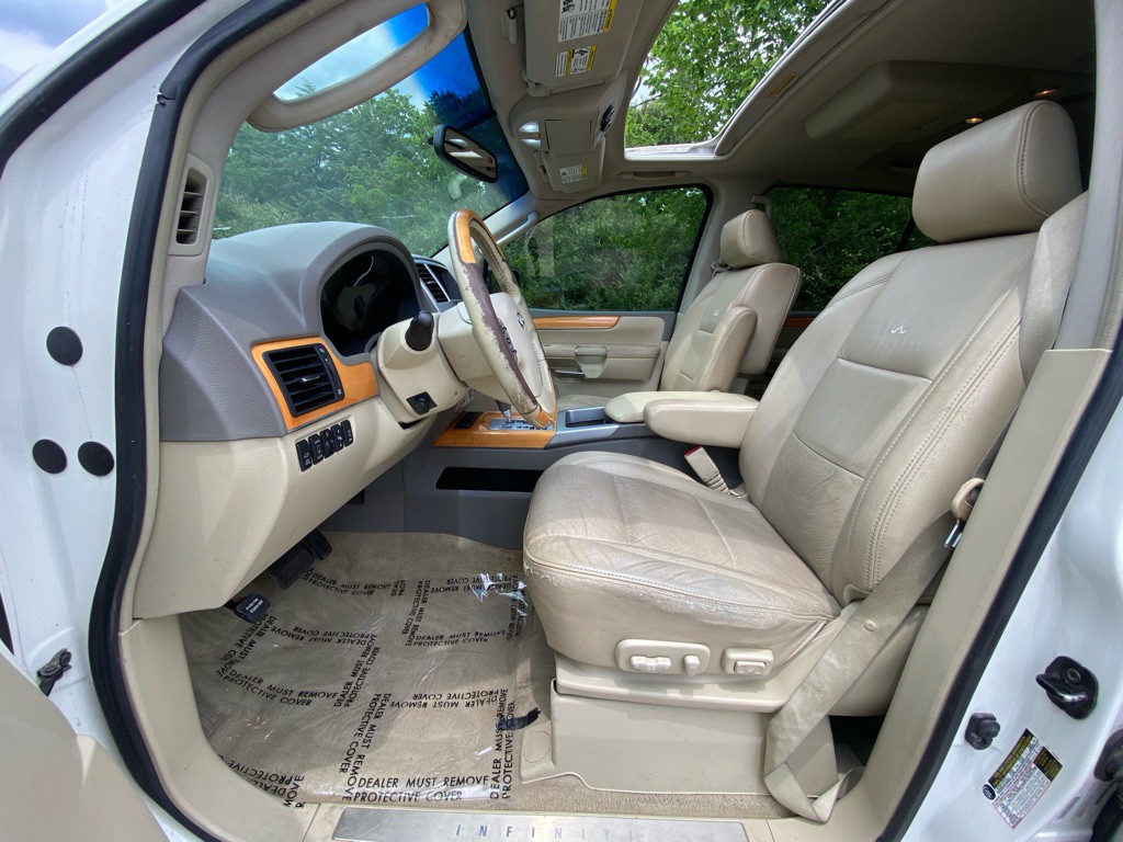 2008 INFINITI QX56 Image 9