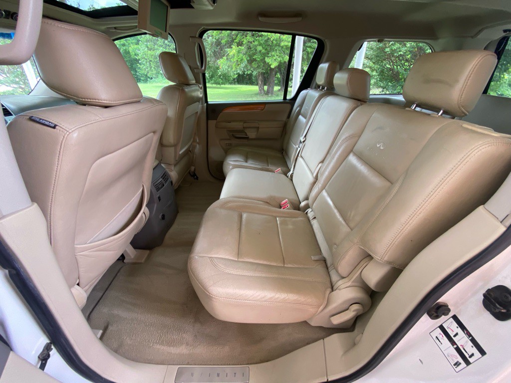 2008 INFINITI QX56 Image 11