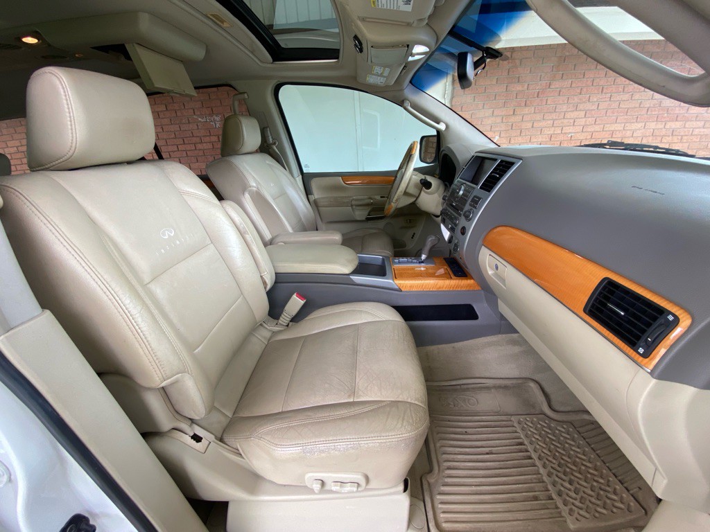 2008 INFINITI QX56 Image 17