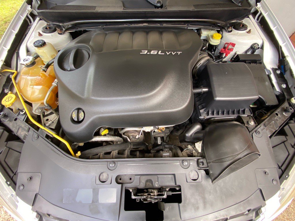2012 Chrysler 200 Image 17