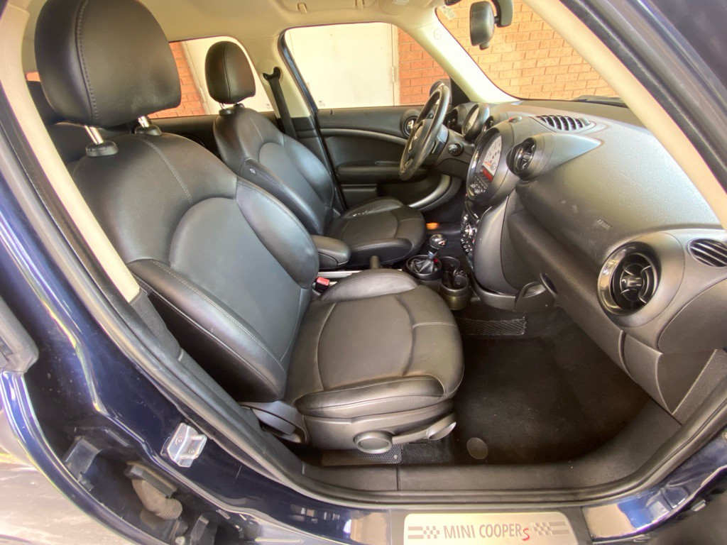 2014 MINI Cooper Image 13