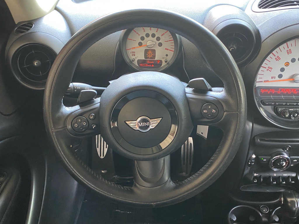 2014 MINI Cooper Image 15