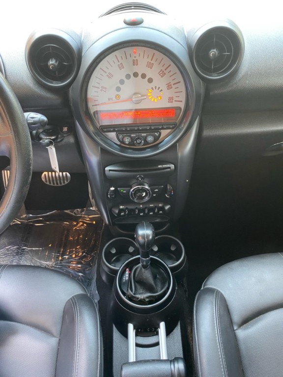 2014 MINI Cooper Image 16