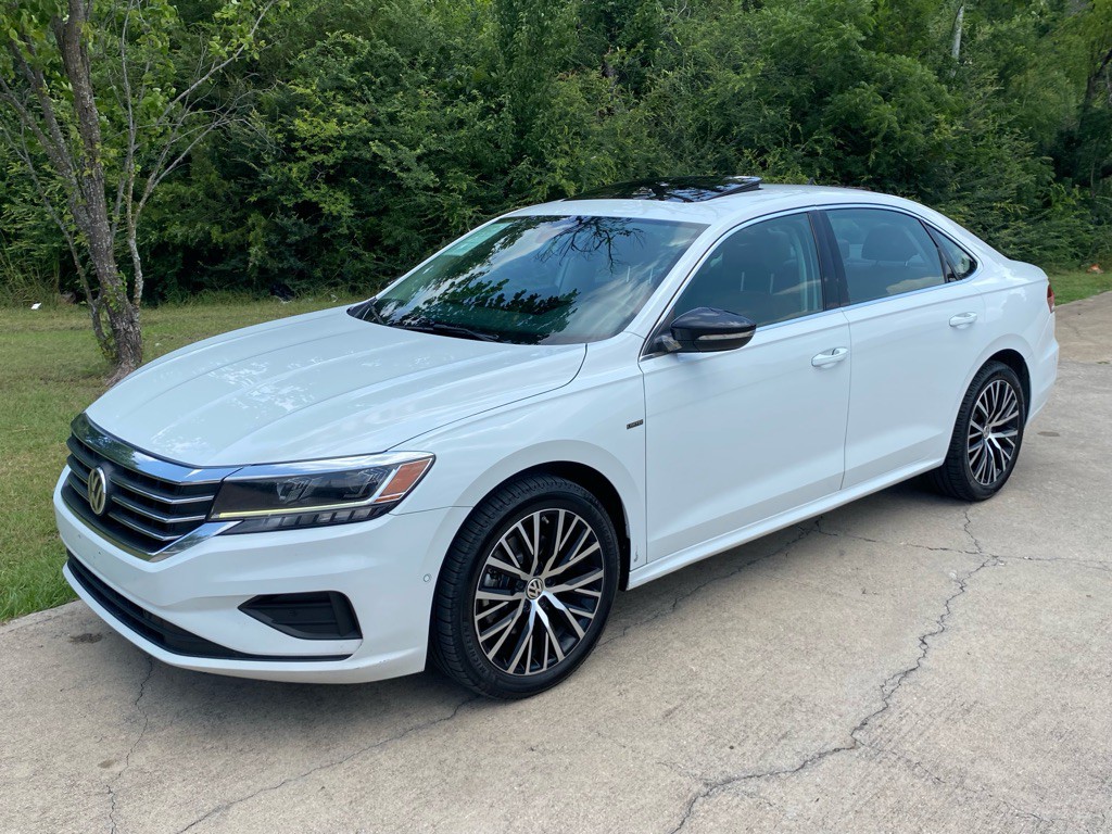 2022 Volkswagen Passat Image 3