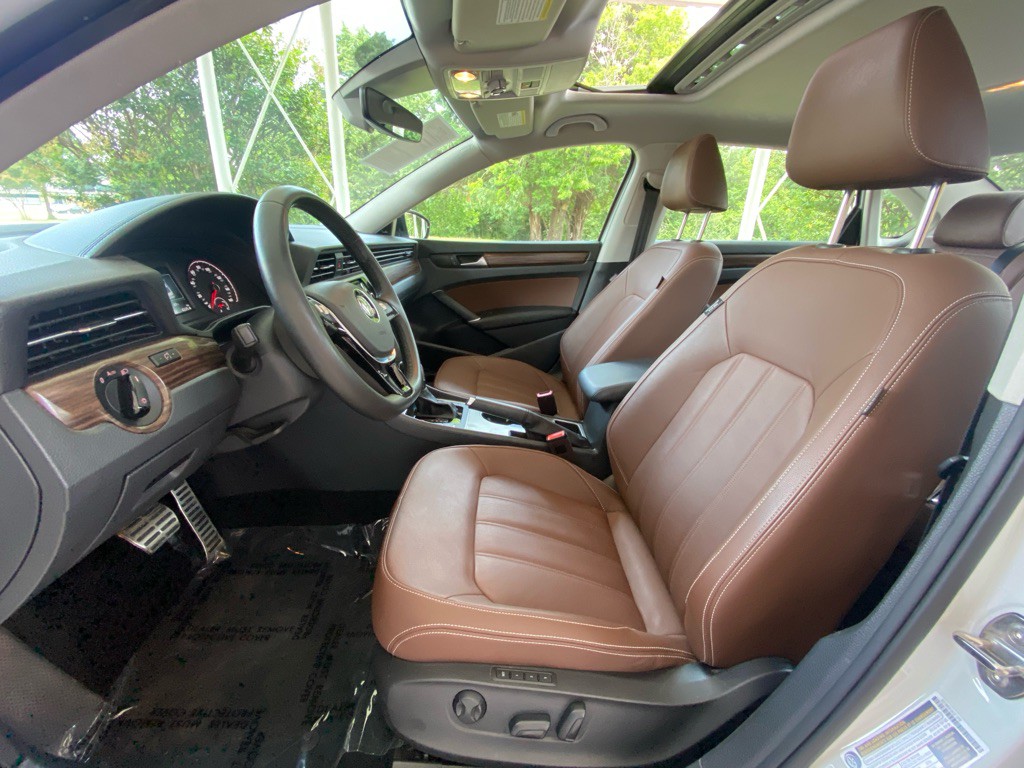 2022 Volkswagen Passat Image 9