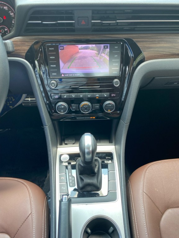 2022 Volkswagen Passat Image 17
