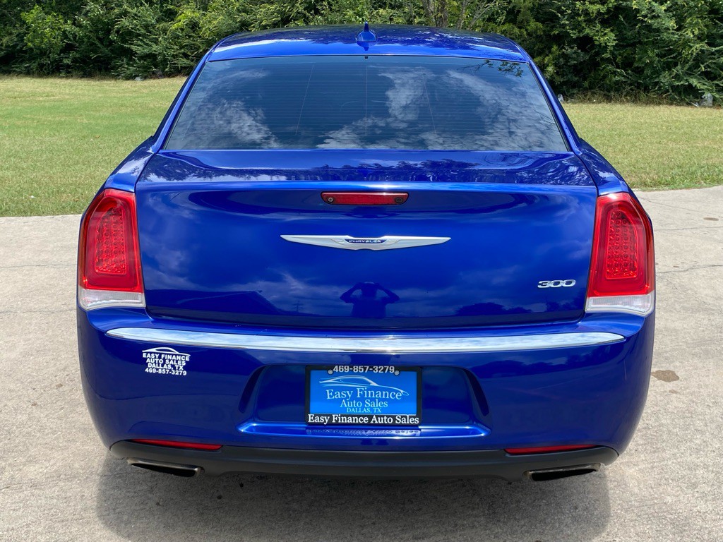 2019 Chrysler 300 Image 5