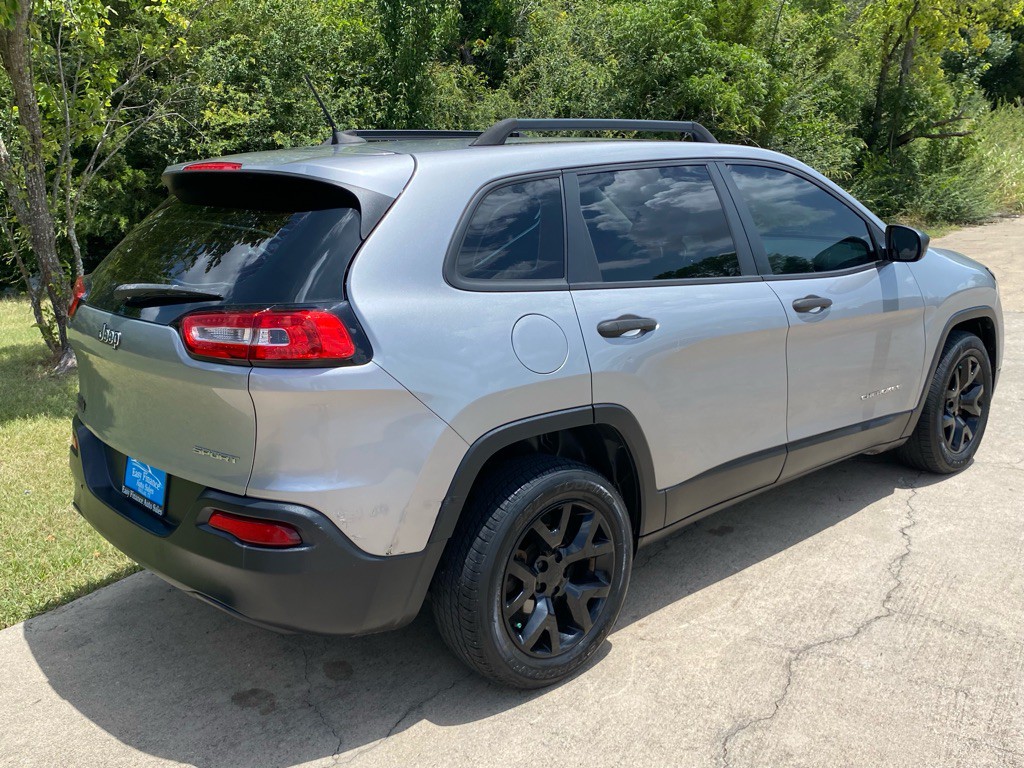 2017 Jeep Cherokee Image 4