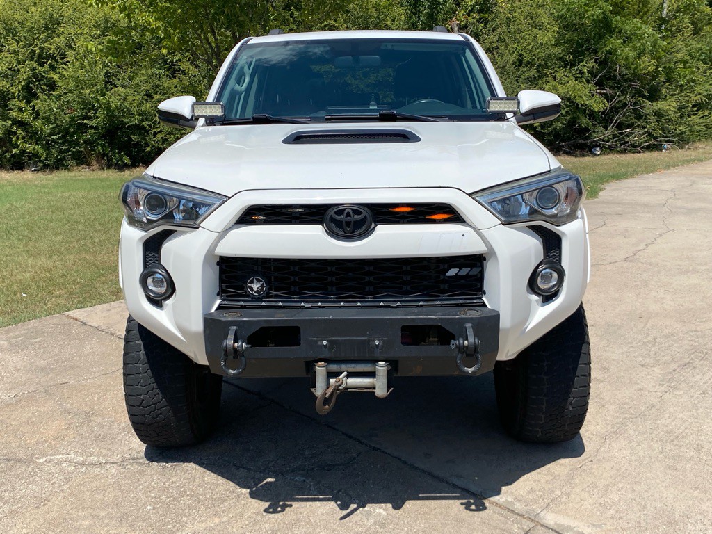 2016 Toyota 4Runner Image 2