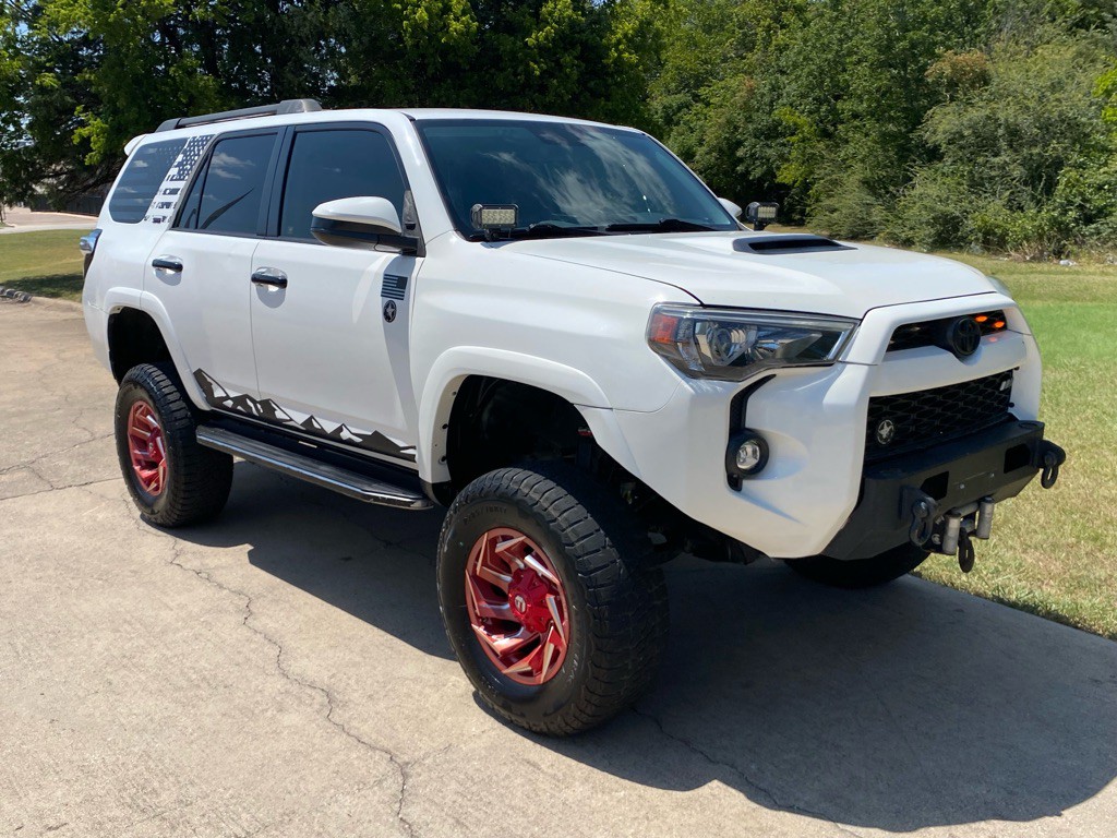 2016 Toyota 4Runner Image 3