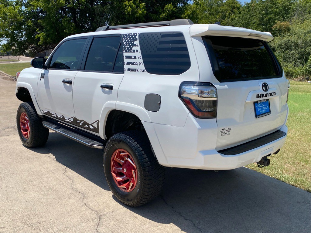 2016 Toyota 4Runner Image 4