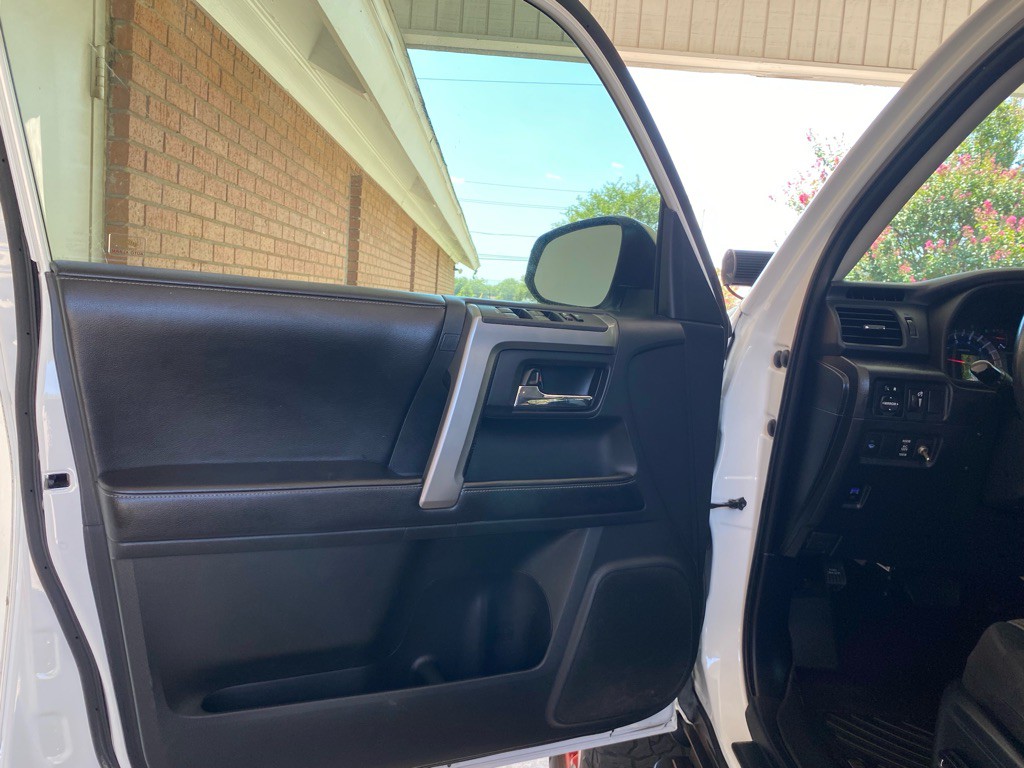 2016 Toyota 4Runner Image 8