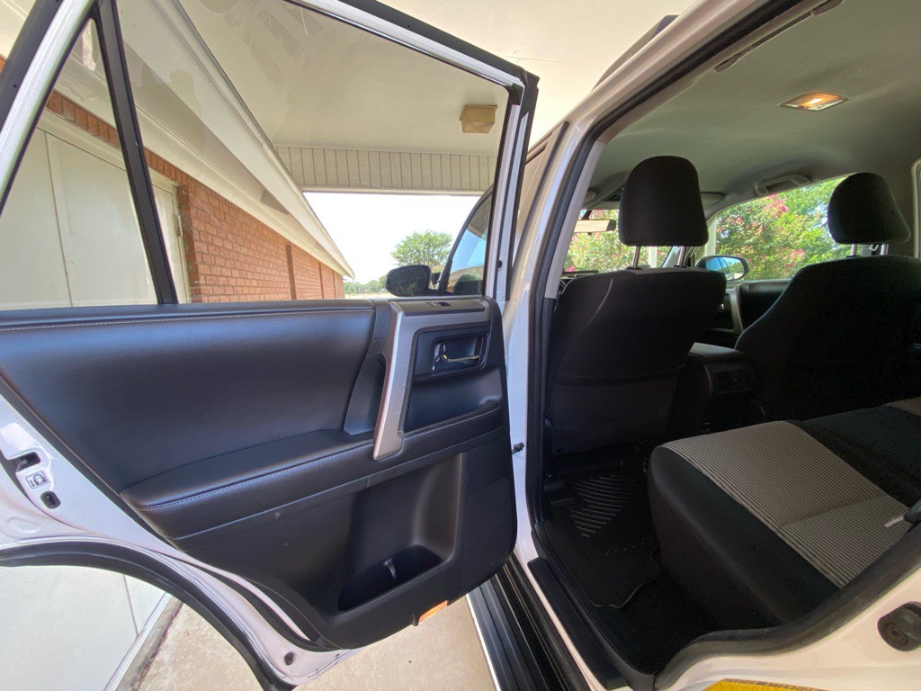 2016 Toyota 4Runner Image 10