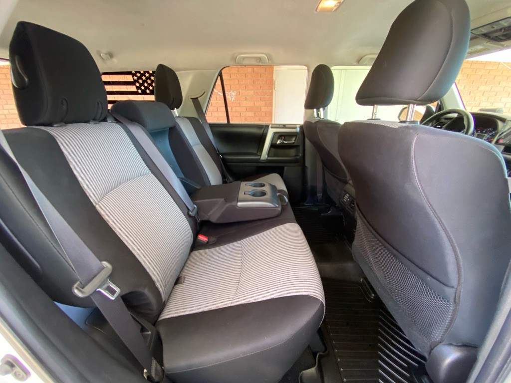 2016 Toyota 4Runner Image 12