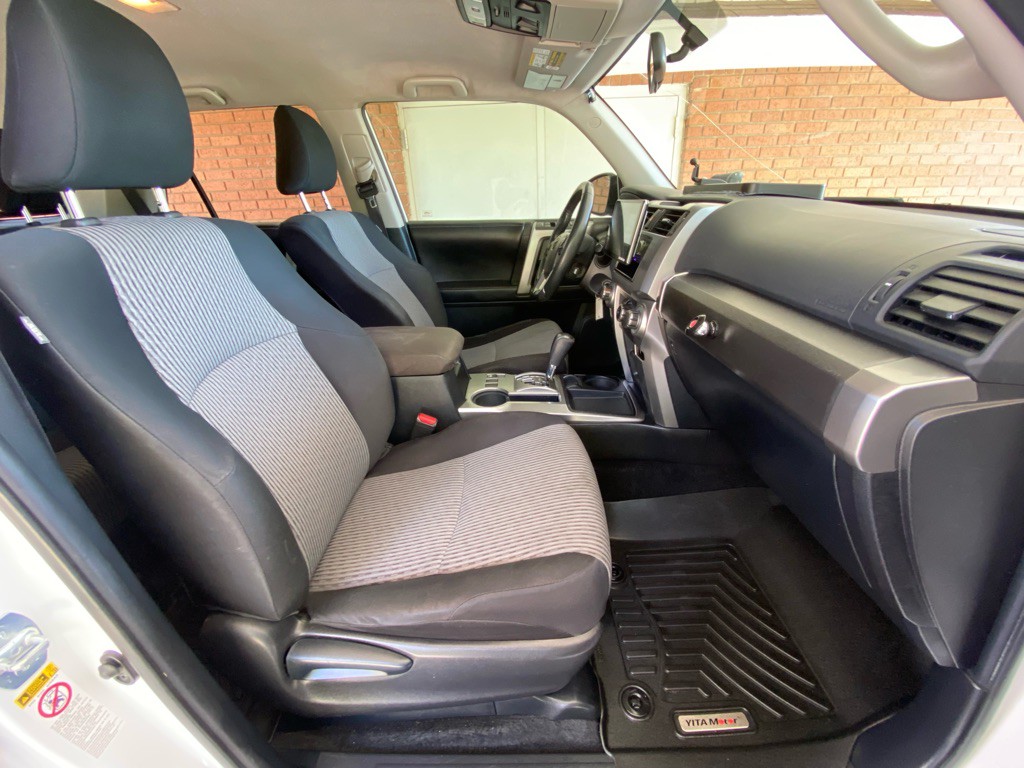 2016 Toyota 4Runner Image 13